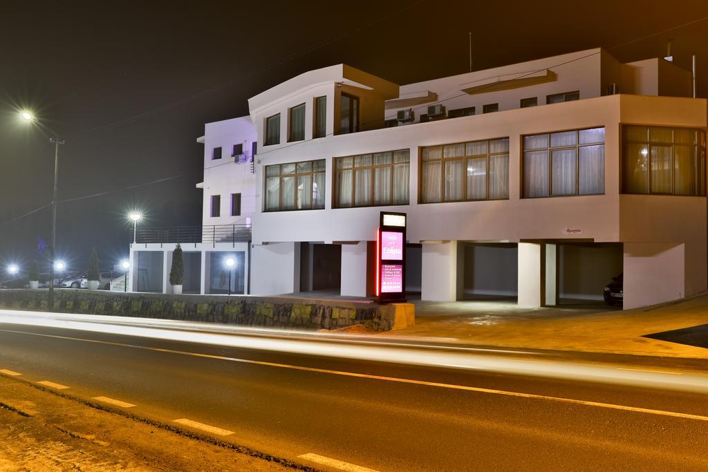 Vila Etikette Băile Felix المظهر الخارجي الصورة